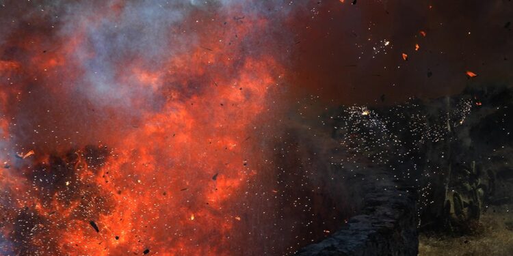 Casi una tonelada de pirotecnia, fuera de circulación: autoridades la destruyen tras operativos de alto riesgo en Morelia