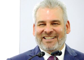 Ramírez Bedolla fija postura sobre intervención en Venezuela .