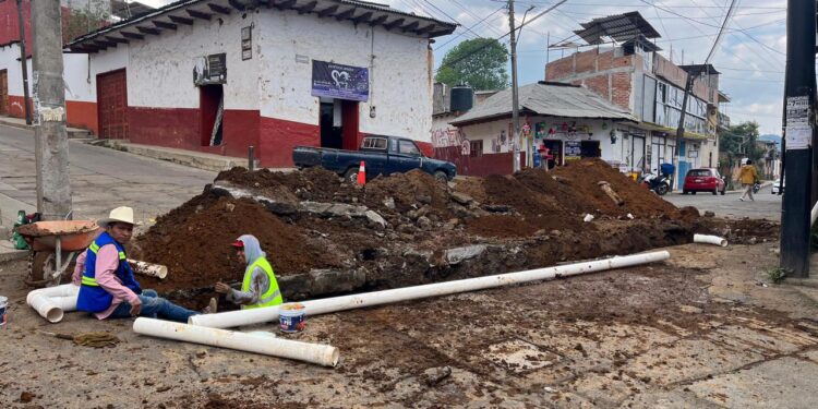 Dayana Pérez prioriza el cuidado del agua con obras de modernización en Salvador Escalante