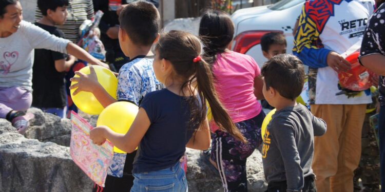 Policía Morelia lleva alegría de Reyes Magos a niñas y niños de Misión del Valle y Tenencia Morelos