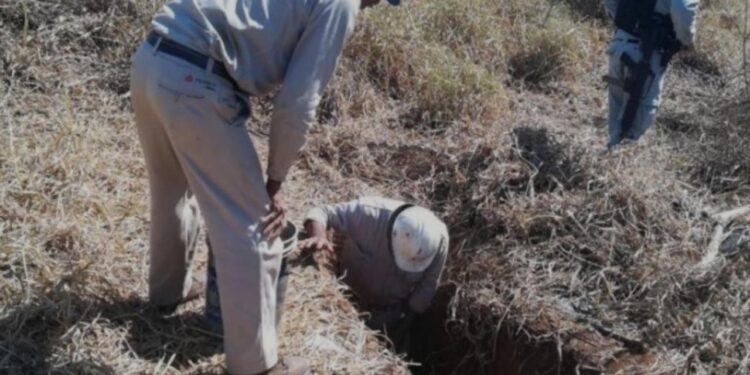 FGR LOCALIZA E INHABILITA DOS TOMAS CLANDESTINAS EN DUCTO DE PEMEX EN TARÍMBARO, MICHOACÁN