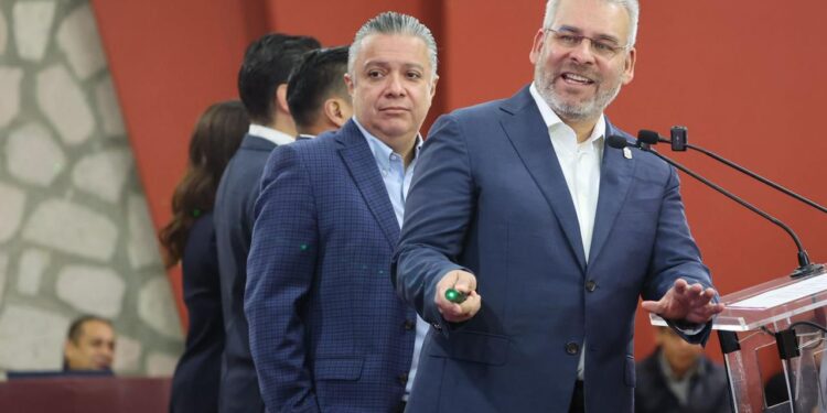 Gobierno Digital facilita pago del refrendo vehicular; 72% de trámites son electrónicos: Bedolla