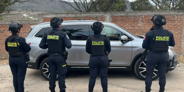 Policía Morelia recupera vehículo robado minutos antes con violencia
