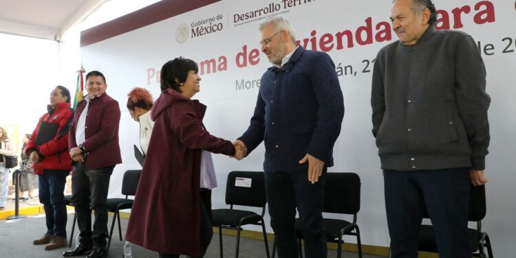 Hogares dignos para Michoacán; inicia Bedolla entrega de 82 mil viviendas