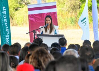 Zacapu da un paso histórico en materia de salud con la llegada de la Unidad de Medicina Familiar Plus del IMSS, Mónica Valdez firma convenio