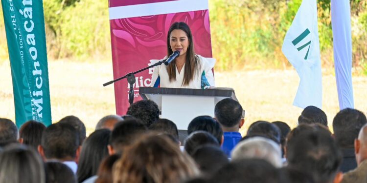 Zacapu da un paso histórico en materia de salud con la llegada de la Unidad de Medicina Familiar Plus del IMSS, Mónica Valdez firma convenio