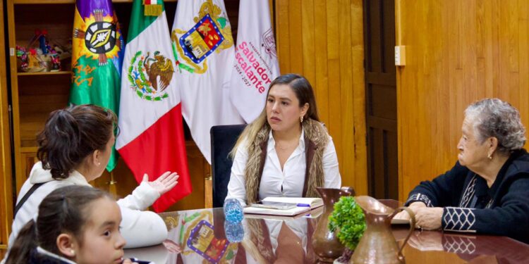 Dayana Pérez Mendoza impulsa un gobierno cercano y de escucha en Salvador Escalante
