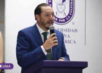 Alberto Ochoa Barajas destaca la importancia de la innovación y el liderazgo en foro COMLA–UNLA