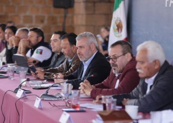 Empleo temporal para el rescate del lago de Pátzcuaro se reactiva en marzo: Bedolla