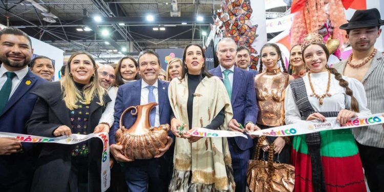 Santa Clara del Cobre enamora al mundo en FITUR 2026: Dayana Pérez Mendoza