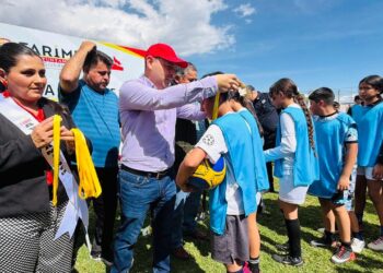 Tarímbaro estrena cancha de primer nivel; Eric Gaona inaugura unidad deportiva