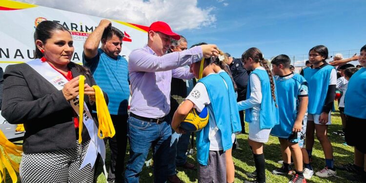 Tarímbaro estrena cancha de primer nivel; Eric Gaona inaugura unidad deportiva
