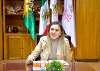 Refuerza Dayana Pérez atención en salud con entrega de antiveneno en comunidades de Salvador Escalante