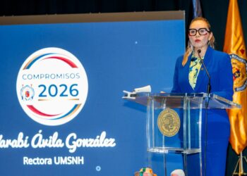 A doblar el paso convoca Yarabí Ávila al funcionariado nicolaita; Gabinete cierra filas con la rectora