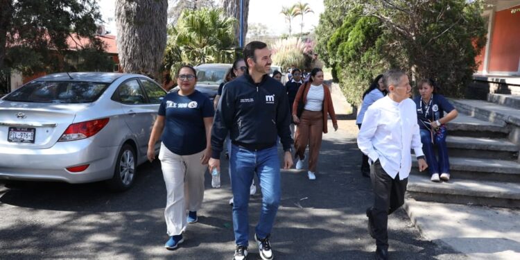 Yankel Benítez constata mejoras en la Escuela Secundaria Técnica 108
