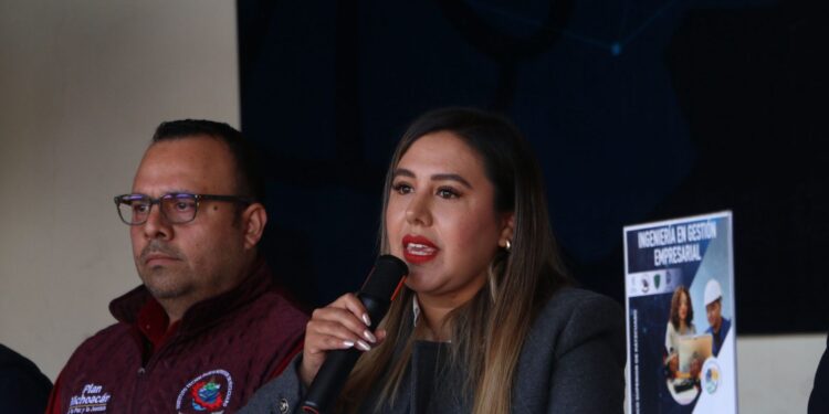 Jóvenes podrán estudiar en el Tec de Pátzcuaro, desde Santa Clara del Cobre: Dayana Pérez