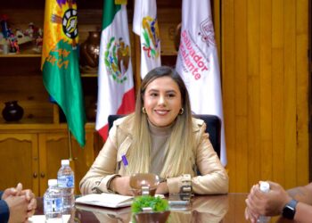 Dayana Pérez Mendoza fortalece el diálogo con autoridades de Zirahuén