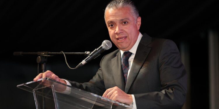 Buena respuesta ciudadana en el último día para obtener 10% de descuento en el pago de refrendo 2026: Luis Navarro