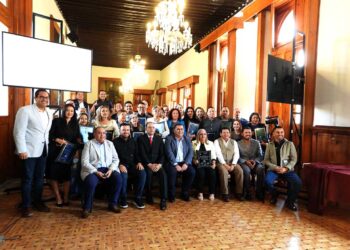 Reconocen a 39 trabajadores del Congreso por 10 y hasta 45 años al servicio al Poder Legislativo