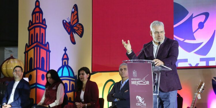 Convoca Bedolla a jóvenes michoacanos a crear red social 100 % mexicana