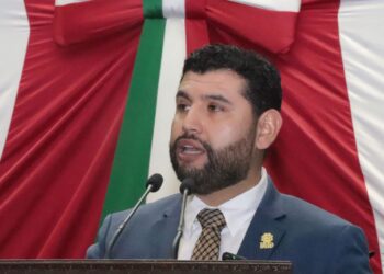 Octavio Ocampo presenta iniciativa para proteger a productores de maíz en Michoacán