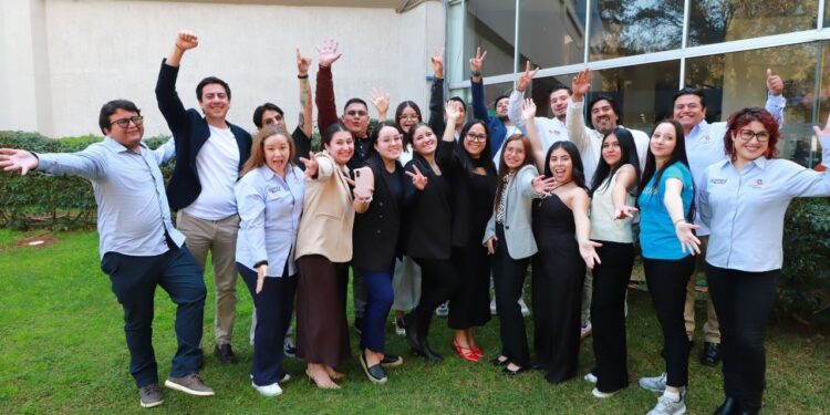 Paola Delgadillo y la UNICEF fortalecen la atención a juventudes de los Centros Spot