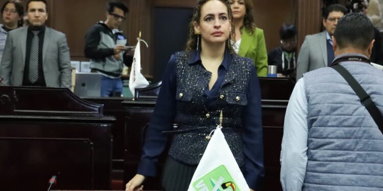 Celebra Sandra Arreola entrada en vigor reforma que permite libre acceso a personas con discapacidad con animales de asistencia