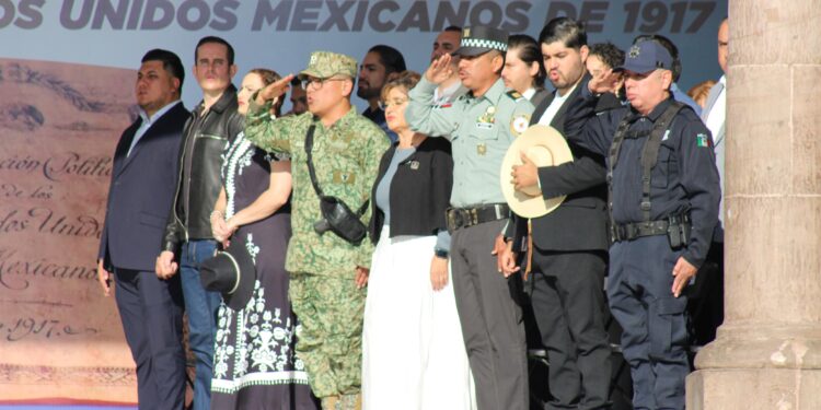 El Ejército y la Guardia Nacional realizan ceremonia de Honores a la Bandera “Conmemorativa al 109 Aniversario de la Promulgación de la Constitución Política de los Estados Unidos Mexicanos de 1917” en Uruapan.