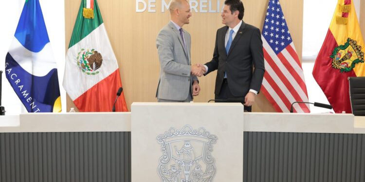 Revisa Alfonso Martínez últimos detalles de la avenida Amalia Solórzano