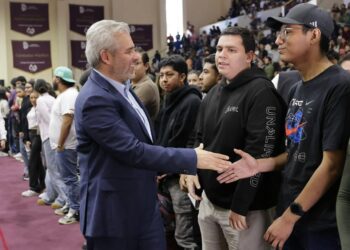 En el Tec de Morelia inicia Bedolla la entrega de 44 mil tarjetas de la Beca Gertrudis Bocanegra