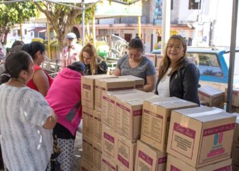 Dayana Pérez Mendoza fortalece apoyo alimentario en Ixtaro