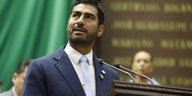 Somos el primer Congreso que frena una deuda pública y prohíbe heredarla: Giulianna Bugarini