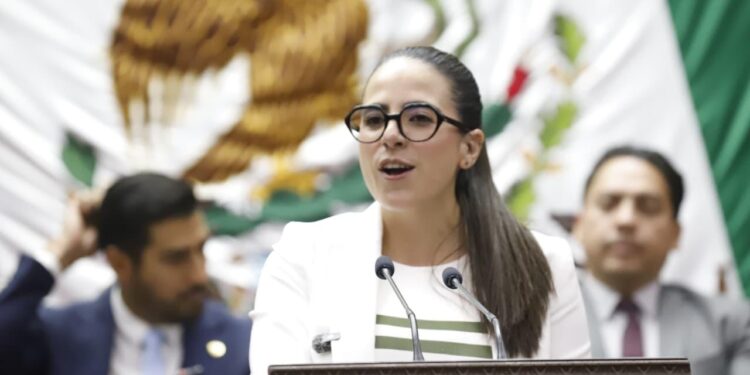 Presenta diputada Giulianna Bugarini, informe de actividades sobre su periodo al frente del Poder Legislativo.
