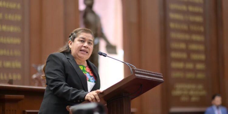 Somos el primer Congreso que frena una deuda pública y prohíbe heredarla: Giulianna Bugarini