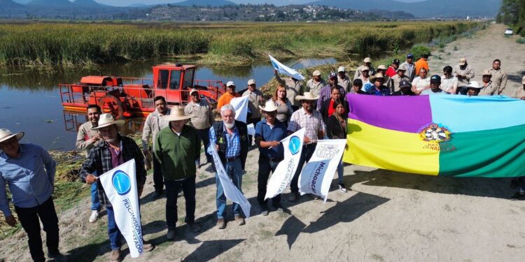 Inicia la rehabilitación estratégica del canal de Jarácuaro en el lago de Pátzcuaro
