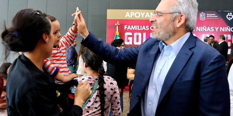 Programa “Familias Cuidadoras” ha apoyado a 780 niñas y niños con cáncer: Bedolla