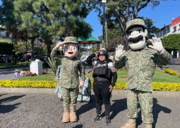 El Ejército Mexicano y la Guardia Nacional instalan la Exposición Militar y Fotográfica “Honor en cada Misión” en Uruapan