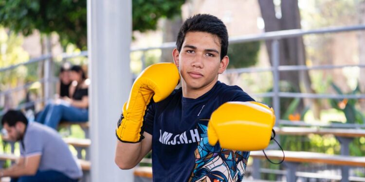 Yarabí Ávila arranca Diplomados en línea y Microcredenciales; 50 mil 950 registros, UMSNH duplica su matrícula