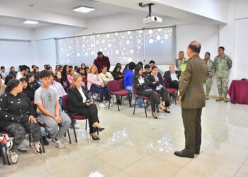 El Ejército Mexicano imparte en Uruapan la conferencia:“Difusión de la Cultura de Seguridad Nacional”