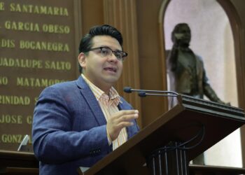 Toño Carreño presenta iniciativa que busca que el presupuesto municipal se cumpla tal y como lo aprueba la Ciudadanía