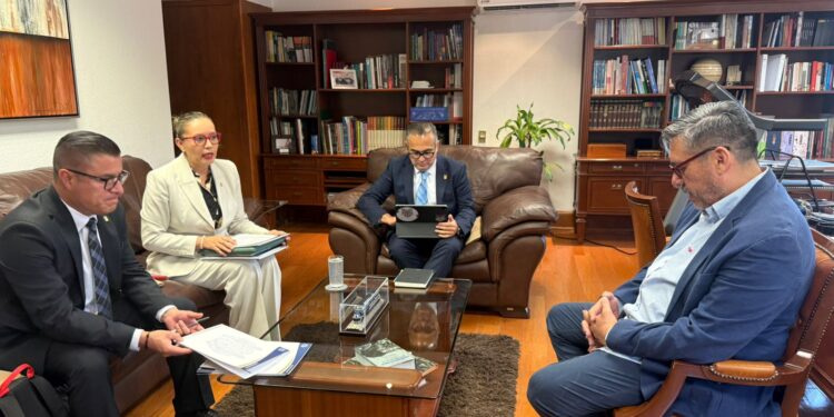 UMSNH y ANUIES reafirman colaboración; Yarabí Ávila se reúne con Luis González Plascencia