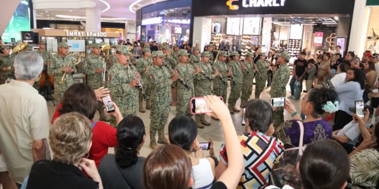 Ejército Mexicano sorprende a la población con flashmobsen Morelia