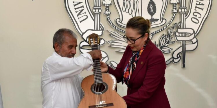 Licenciatura en Guitarrería, una realidad en administración de Yarabí Ávila