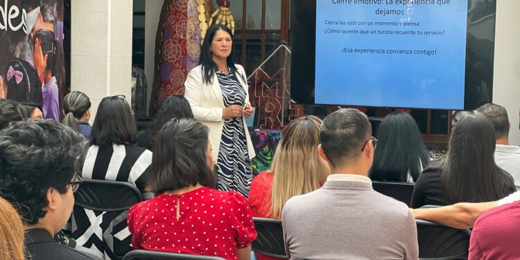 Sectur Morelia capacita estratégicamente al sector turístico