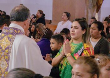 Dayana Pérez acompaña el regreso de peregrinos a Santa Clara del Cobre