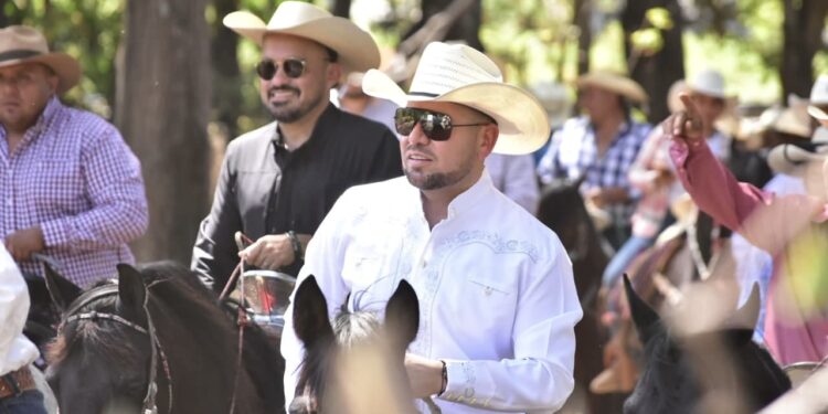 Defiende Reyes Galindo cultura e identidad en Michoacán