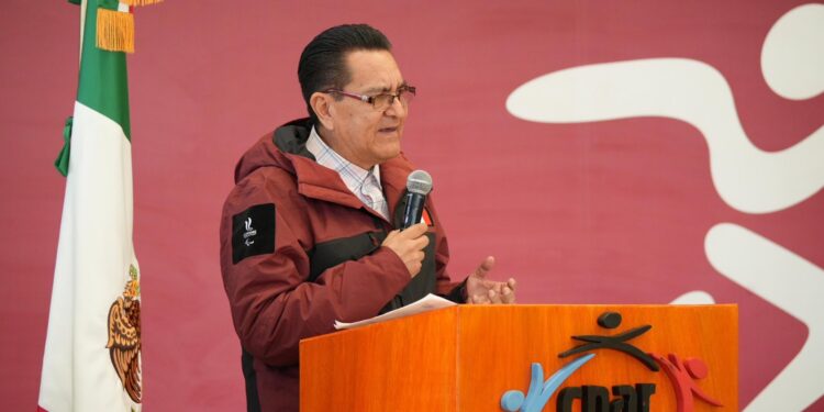 Abanderan a Arly Velázquez para Juegos Paralímpicos de Invierno