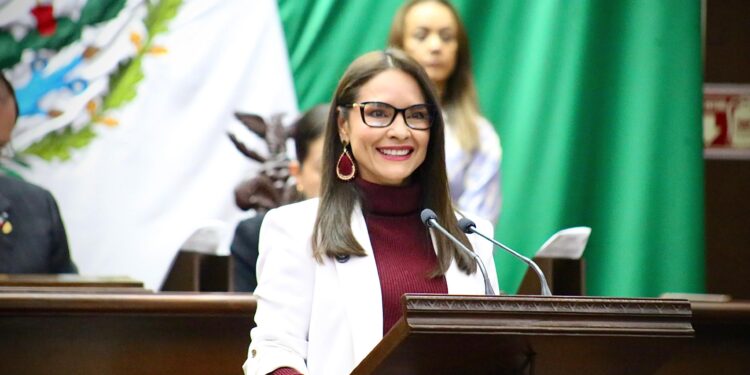 Nalleli Julieta presenta iniciativa para garantizar igualdad sustantiva