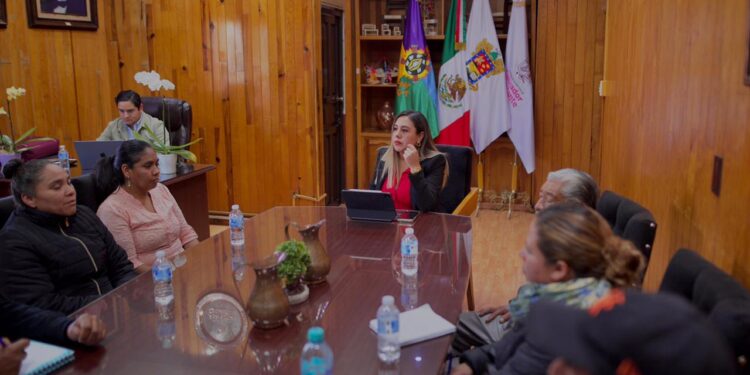 Diálogo y coordinación fortalecen el trabajo en Salvador Escalante: Dayana Pérez