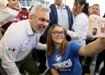 Más de 36 mil estudiantes ya se registraron al Programa Data de internet gratuito: Bedolla